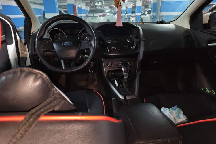 Used Ford Focus 2015 Hatchback 1.6L Automatic Comfort Model Center Console