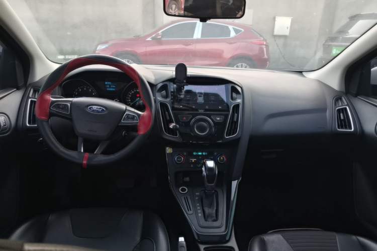 Used Ford Focus 2015 Sedan 1.6L Automatic Trend Model Center Console