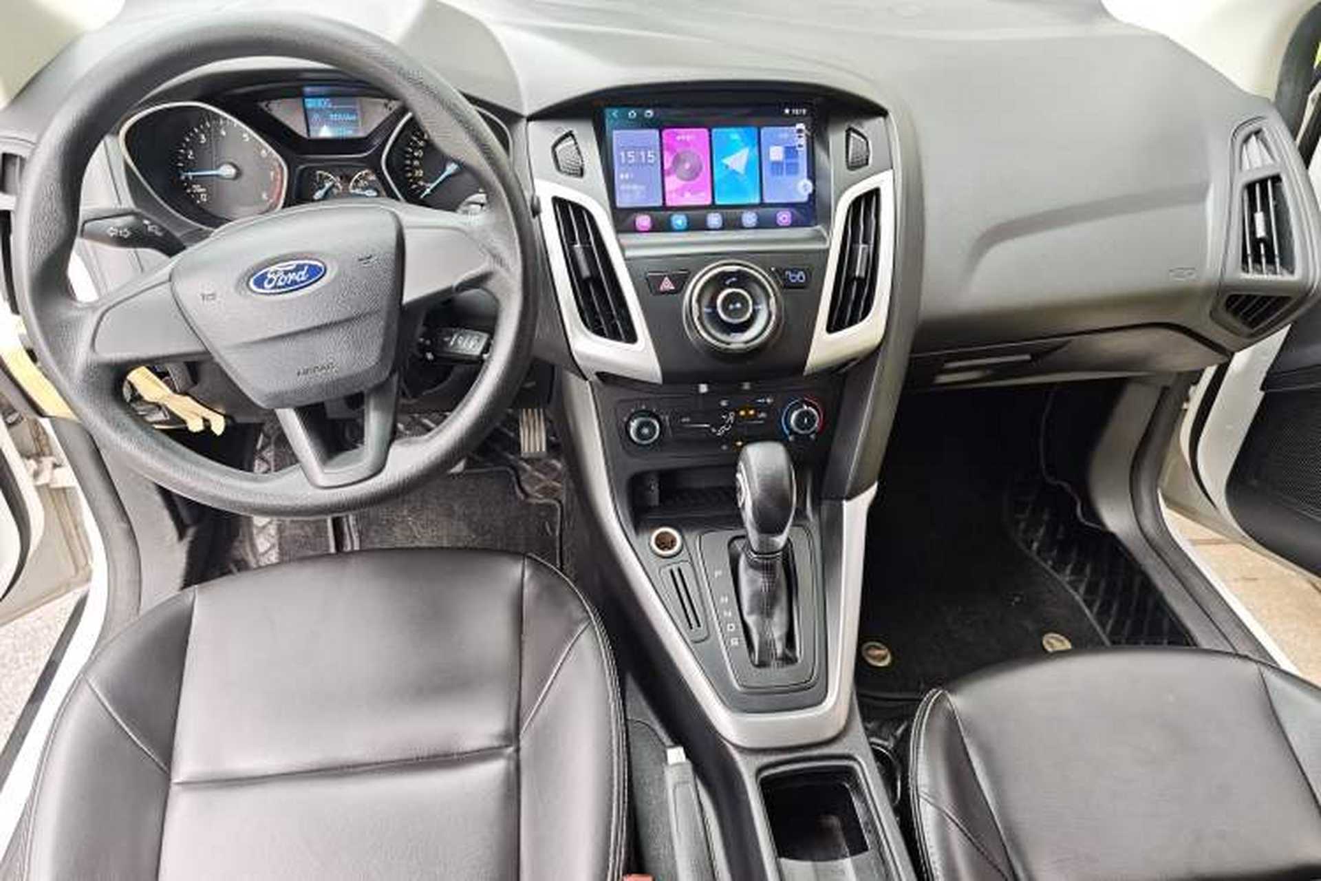 Used Ford Focus 2015 Hatchback 1.6L Automatic Comfort Model Center Console