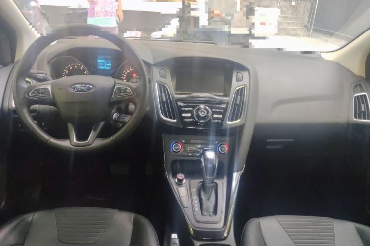 Used Ford Focus 2015 Sedan EcoBoost 125 Automatic Supreme Style Edition Center Console