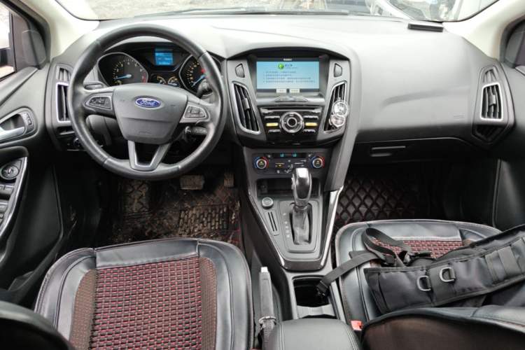 Used Ford Focus 2015 Sedan 1.6L Automatic Trend Model Center Console