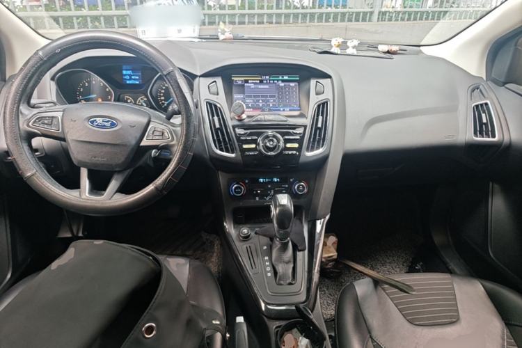 Used Ford Focus 2015 Sedan 1.6L Automatic Trend Model Center Console