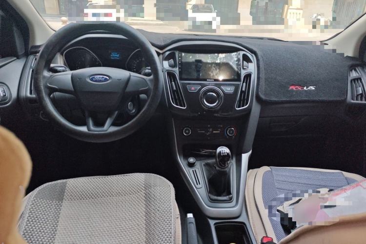 Used Ford Focus 2015 Hatchback 1.6L Manual Comfort Edition Center Console
