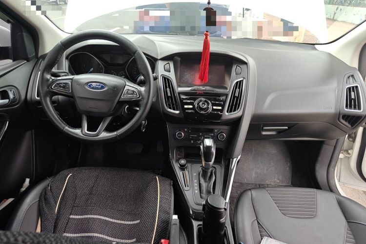Used Ford Focus 2015 Hatchback 1.6L Automatic Fashion Edition Center Console