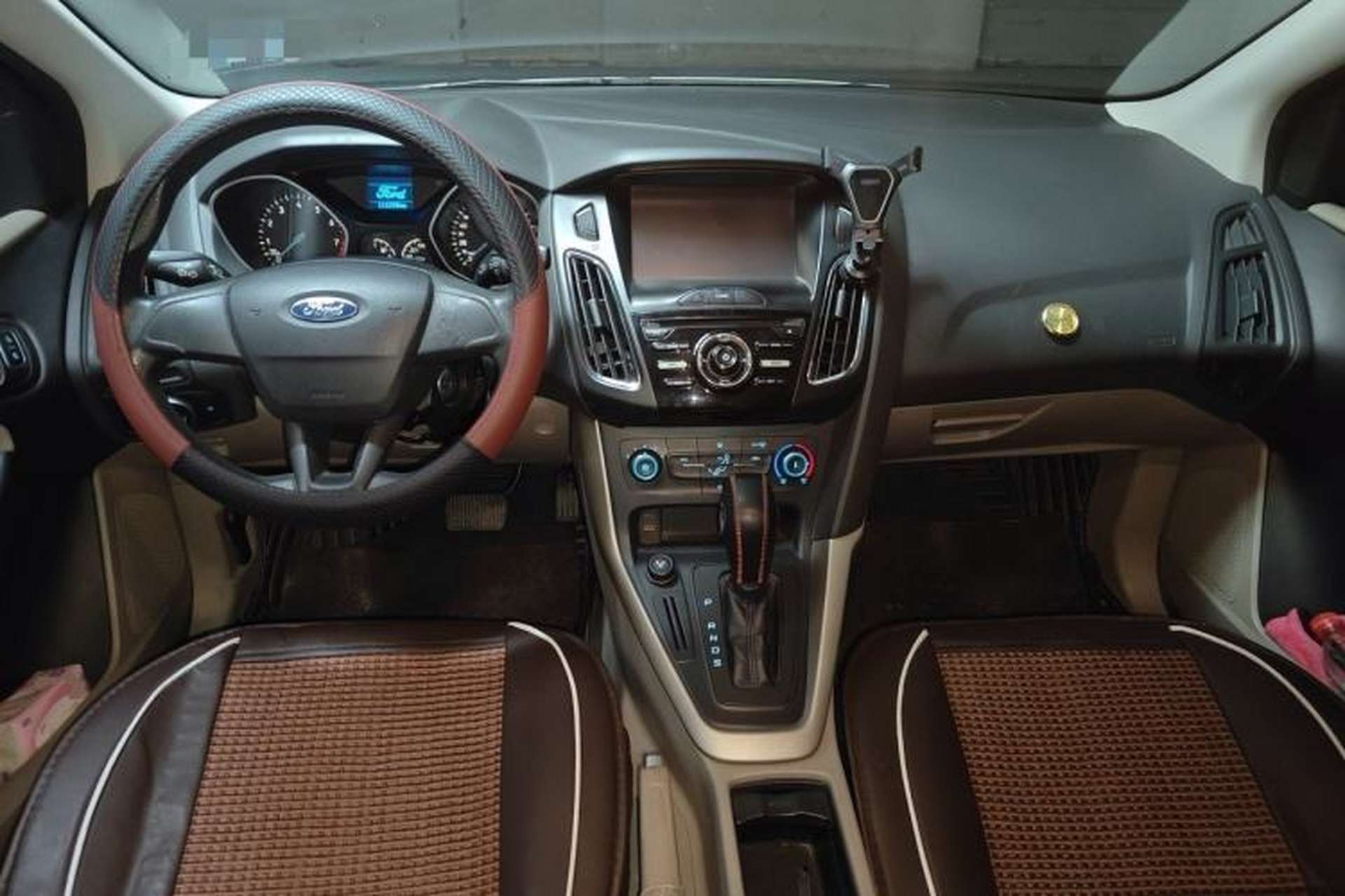 Used Ford Focus 2015 Sedan 1.6L Automatic Comfort Model Center Console