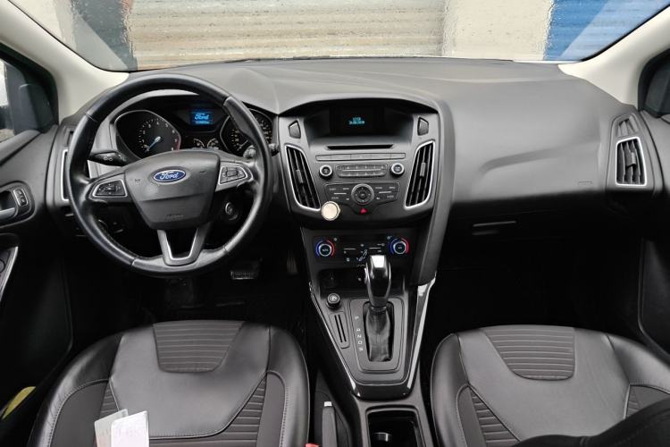 Used Ford Focus 2015 Hatchback 1.6L Automatic Fashion Edition Center Console