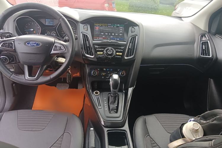 Used Ford Focus 2015 Hatchback 1.6L Automatic Fashion Edition Center Console