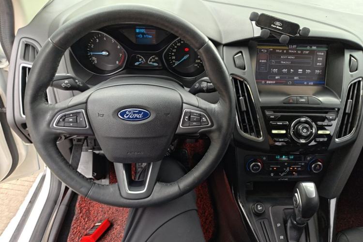 Used Ford Focus 2015 Sedan 1.6L Automatic Trend Model Center Console
