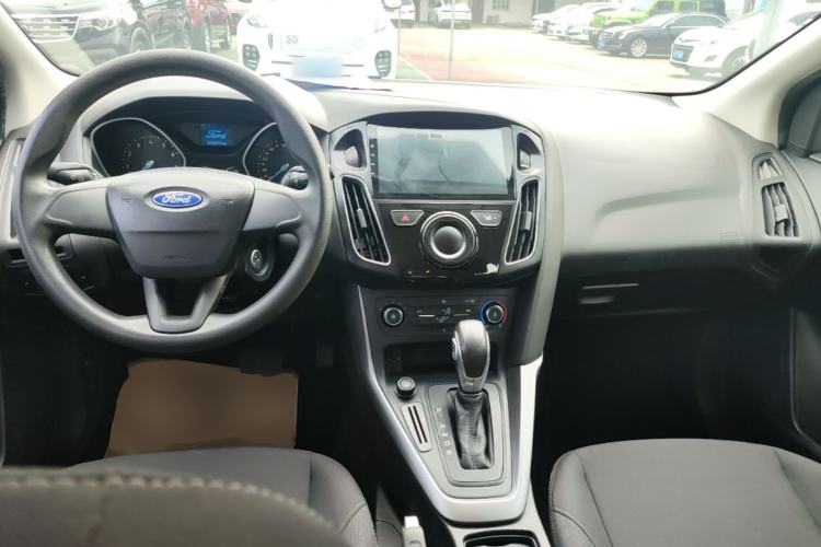 Used Ford Focus 2015 Hatchback 1.6L Automatic Comfort Model Center Console
