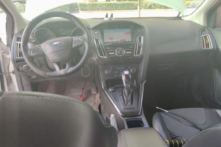 Used Ford Focus 2015 Sedan 1.6L Automatic Trend Model Center Console