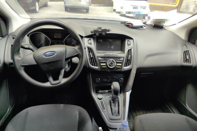 Used Ford Focus 2015 Hatchback 1.6L Automatic Comfort Model Center Console