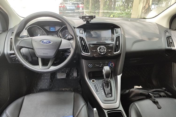 Used Ford Focus 2015 Hatchback 1.6L Automatic Comfort Model Center Console