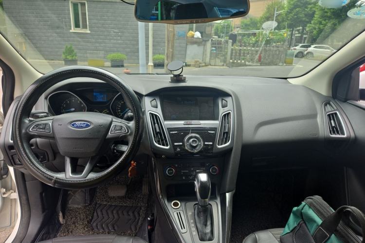 Used Ford Focus 2015 Sedan 1.6L Automatic Trend Model Center Console