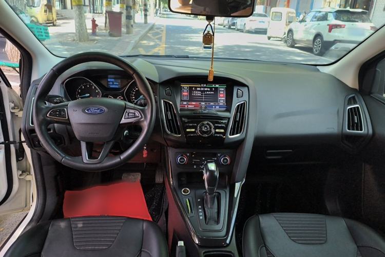 Used Ford Focus 2015 Sedan 1.6L Automatic Trend Model Center Console