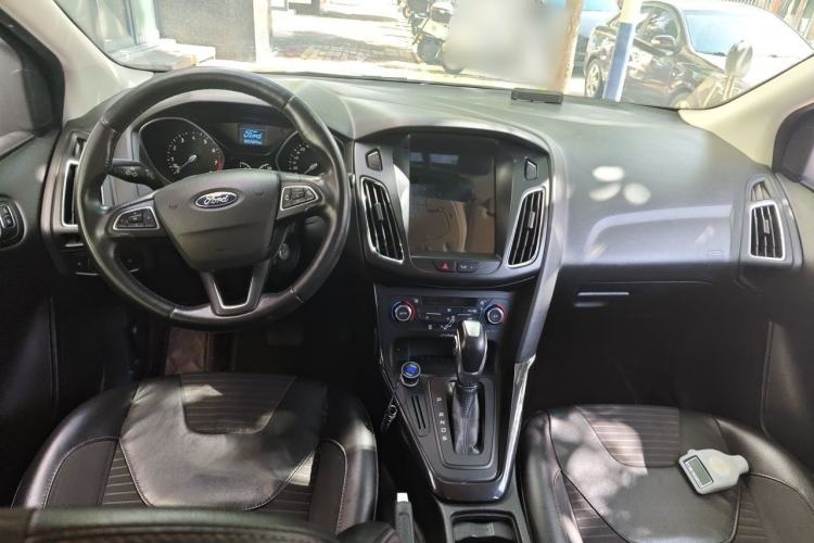Used Ford Focus 2015 Sedan 1.6L Automatic Trend Model Center Console