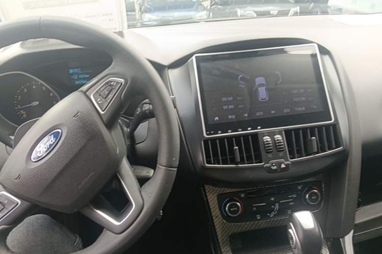 Used Ford Focus 2015 Sedan 1.6L Automatic Trend Model Center Console