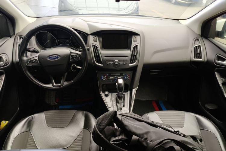 Used Ford Focus 2015 Sedan EcoBoost 180 Automatic Elite Model Center Console