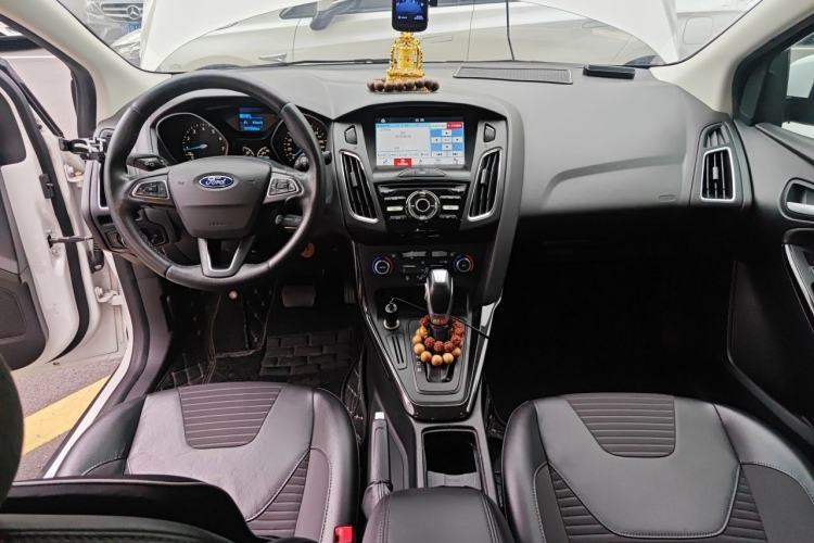 Used Ford Focus 2015 Sedan 1.6L Automatic Trend Model Center Console