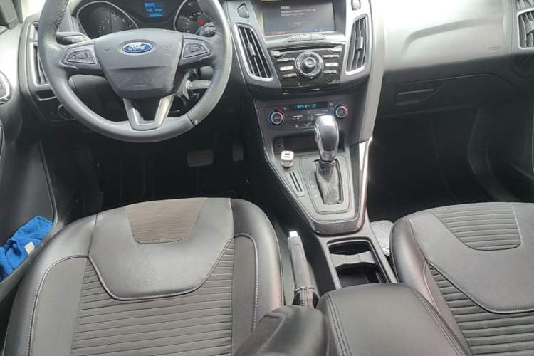 Used Ford Focus 2015 Sedan 1.6L Automatic Trend Model Center Console