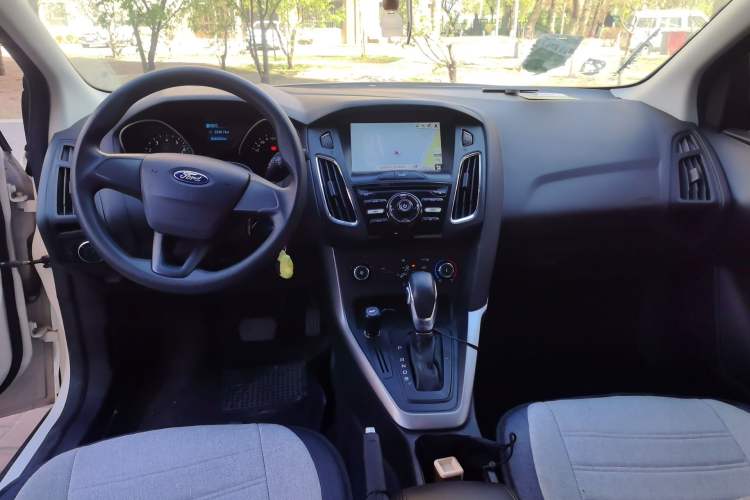 Used Ford Focus 2015 Hatchback 1.6L Automatic Comfort Model Center Console