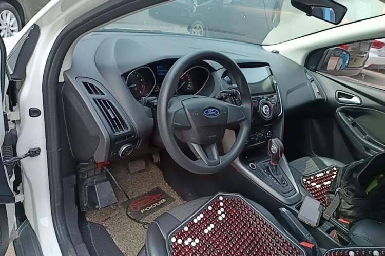 Used Ford Focus 2015 Hatchback 1.6L Automatic Comfort Model Center Console