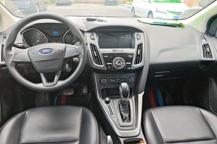 Used Ford Focus 2015 Hatchback 1.6L Automatic Comfort Model Center Console