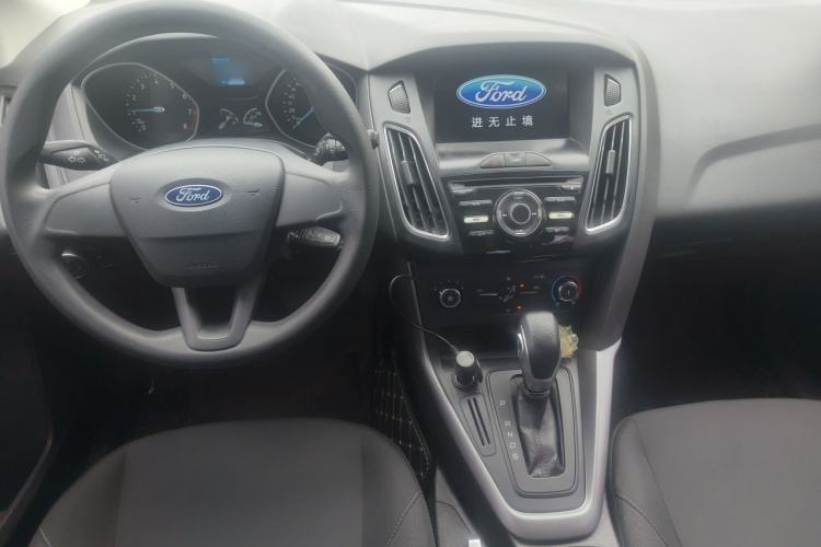 Used Ford Focus 2015 Hatchback 1.6L Automatic Comfort Model Center Console