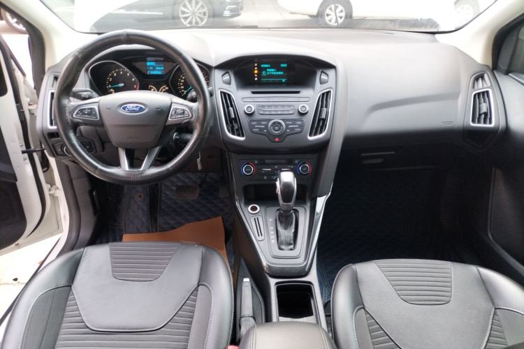 Used Ford Focus 2015 Sedan 1.6L Automatic Trend Model Center Console