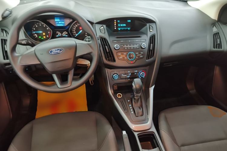 Used Ford Focus 2015 Hatchback 1.6L Automatic Comfort Model Center Console