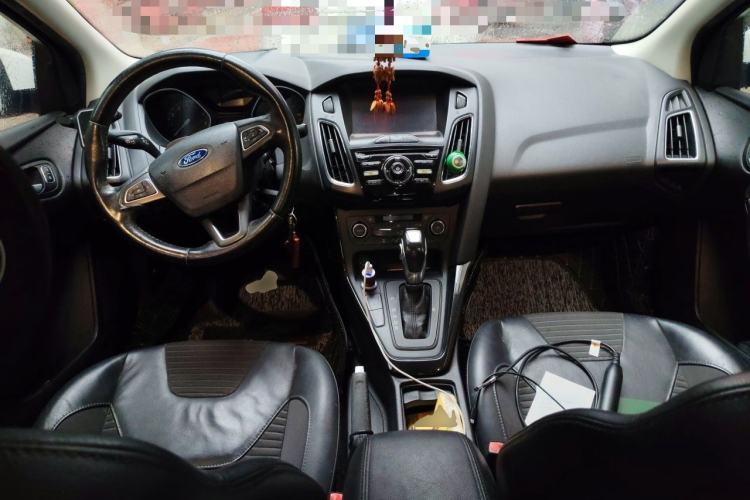 Used Ford Focus 2015 Sedan EcoBoost 125 Automatic Supreme Style Edition Center Console
