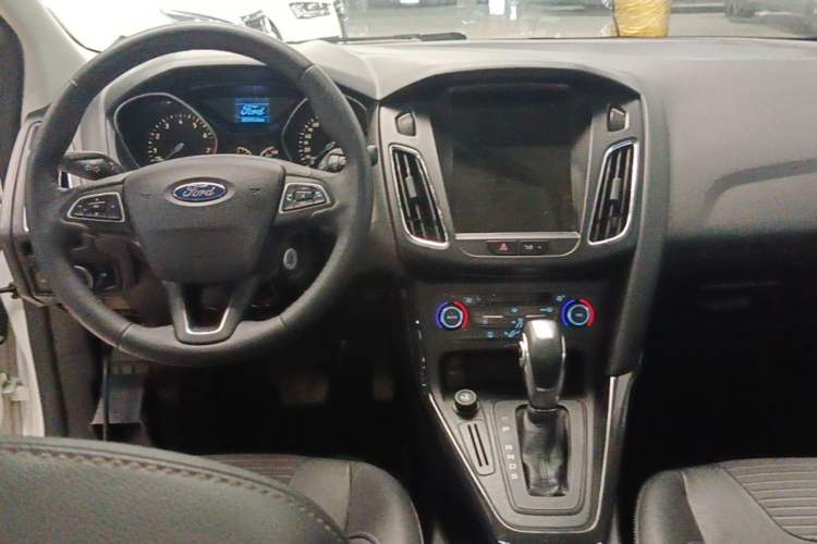 Used Ford Focus 2015 Sedan 1.6L Automatic Trend Model Center Console