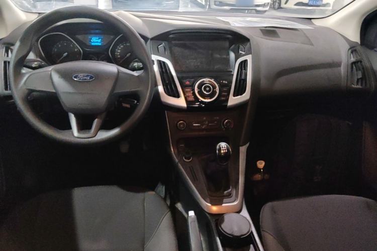 Used Ford Focus 2015 Hatchback 1.6L Manual Comfort Edition Center Console