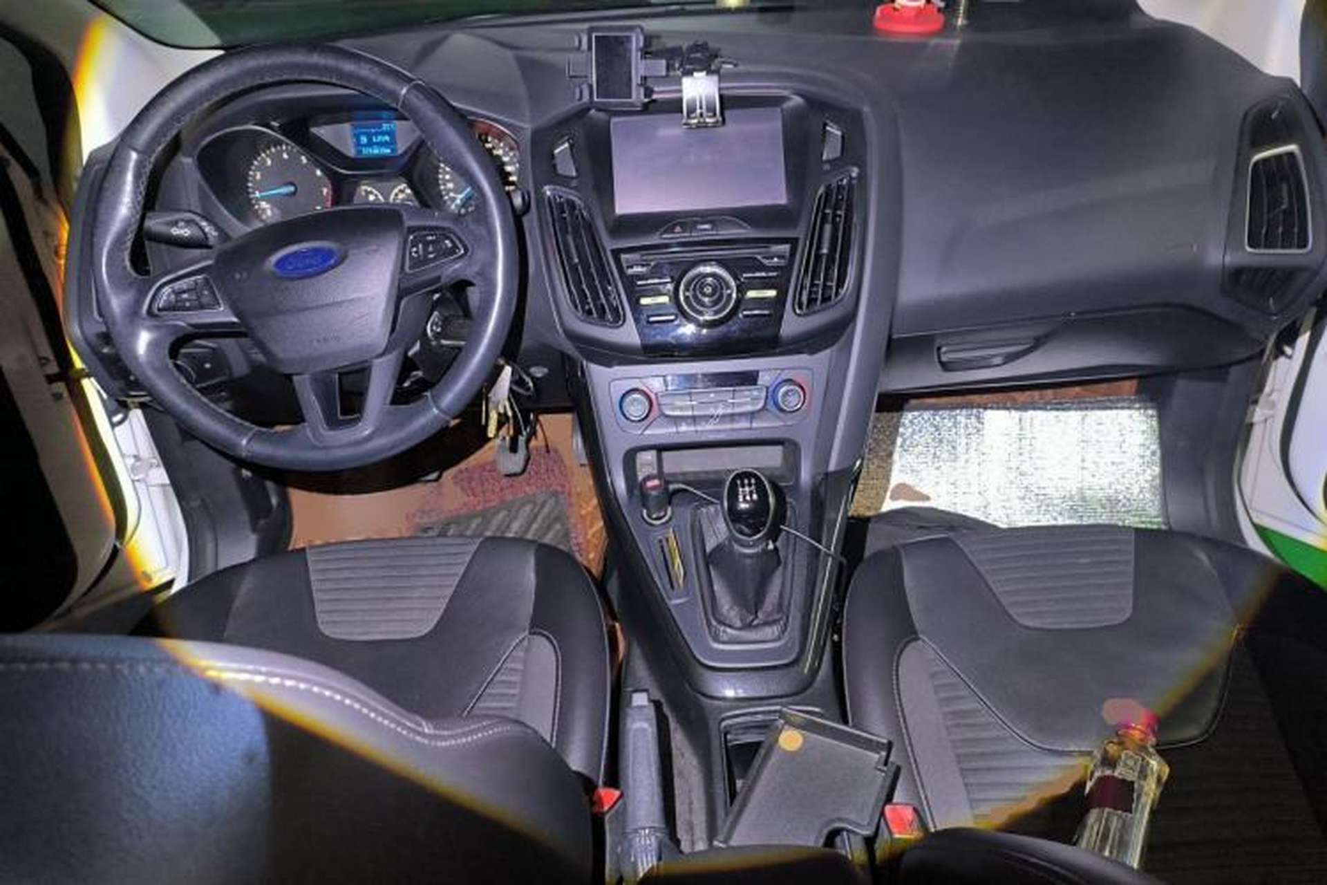 Used Ford Focus 2015 Sedan 1.6L Manual Fashion Edition Center Console