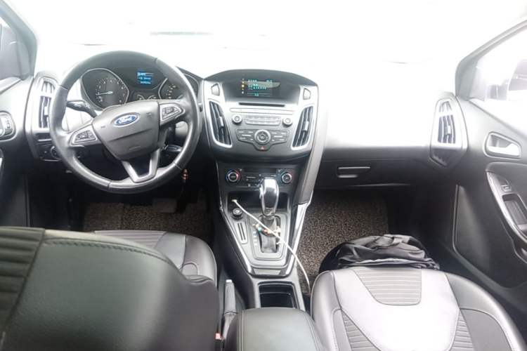 Used Ford Focus 2015 Sedan 1.6L Automatic Trend Model Center Console