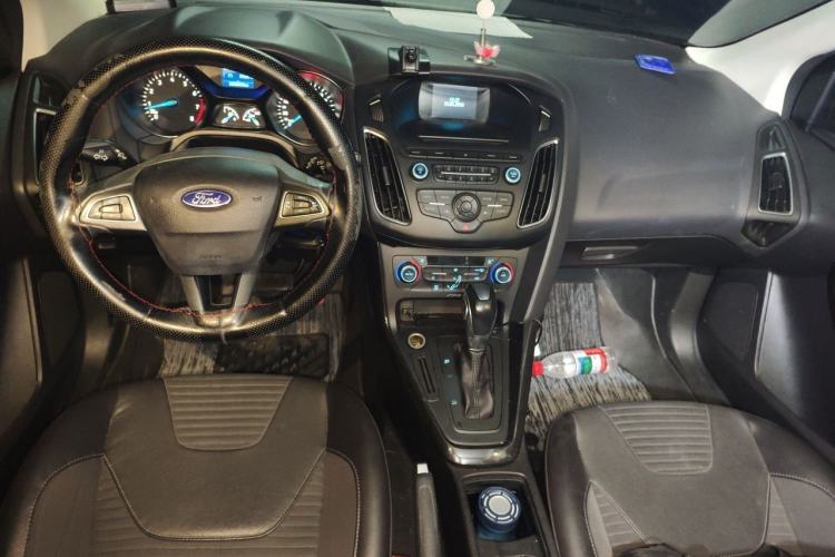 Used Ford Focus 2015 Hatchback 1.6L Automatic Fashion Edition Center Console