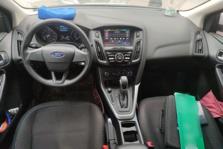 Used Ford Focus 2015 Hatchback 1.6L Automatic Comfort Model Center Console