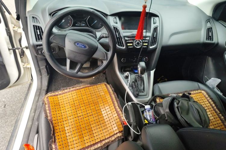 Used Ford Focus 2015 Hatchback 1.6L Automatic Comfort Model Center Console