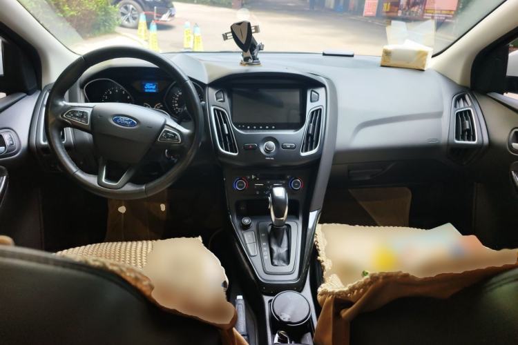 Used Ford Focus 2015 Sedan EcoBoost 125 Automatic Supreme Style Edition Center Console
