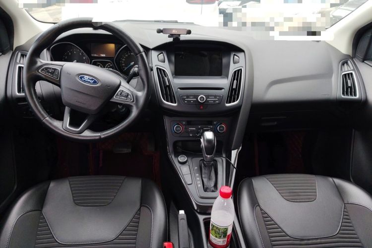 Used Ford Focus 2015 Hatchback EcoBoost 180 Automatic Elite Model Center Console