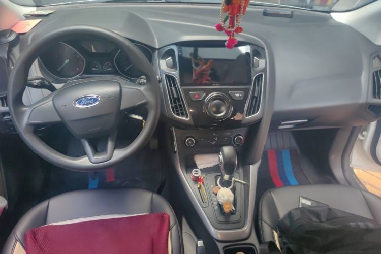 Used Ford Focus 2015 Hatchback 1.6L Automatic Comfort Model Center Console