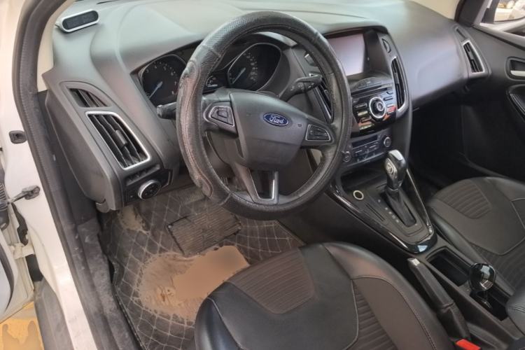 Used Ford Focus 2015 Sedan 1.6L Automatic Trend Model Center Console