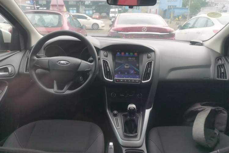 Used Ford Focus 2015 Hatchback 1.6L Manual Comfort Edition Center Console