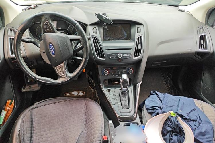 Used Ford Focus 2015 Hatchback EcoBoost 180 Automatic Elite Model Center Console