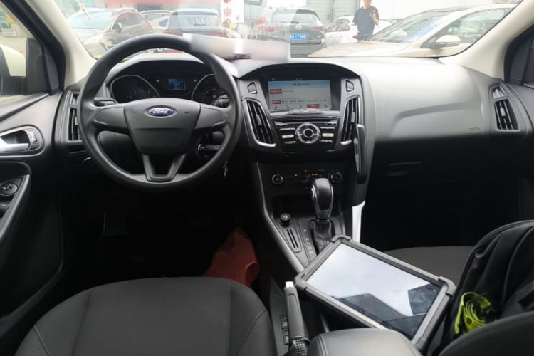 Used Ford Focus 2015 Hatchback 1.6L Automatic Comfort Model Center Console