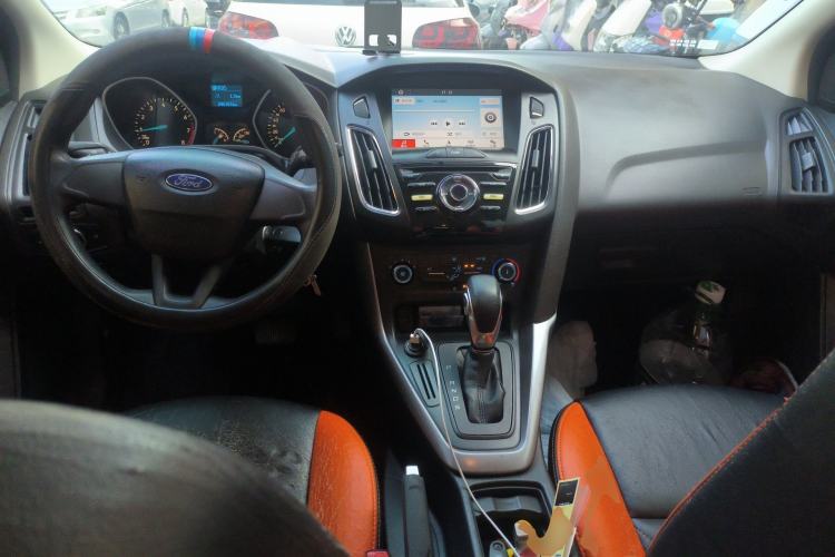 Used Ford Focus 2015 Hatchback 1.6L Automatic Comfort Model Center Console