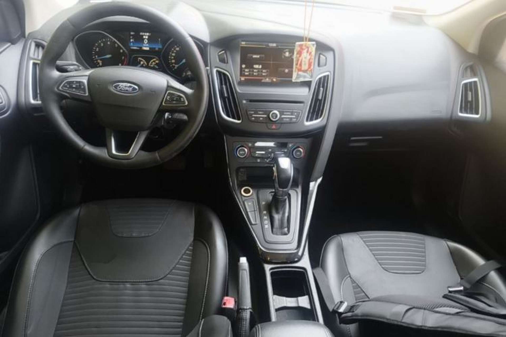 Used Ford Focus 2015 Sedan EcoBoost 180 Automatic Elite Model Center Console