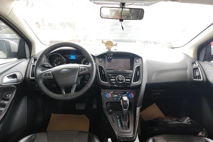 Used Ford Focus 2015 Sedan 1.6L Automatic Trend Model Center Console
