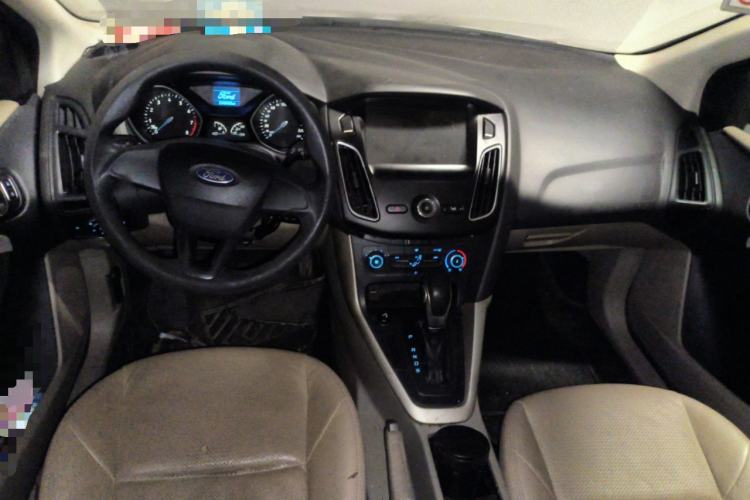 Used Ford Focus 2015 Sedan 1.6L Automatic Comfort Model Center Console