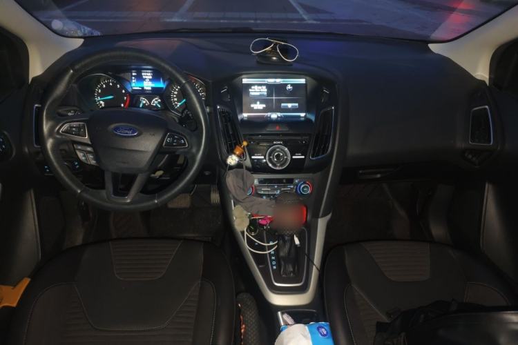 Used Ford Focus 2015 Hatchback EcoBoost 180 Automatic Sport Model Center Console