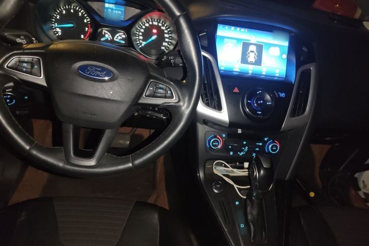 Used Ford Focus 2015 Sedan 1.6L Automatic Trend Model Center Console